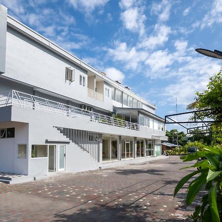 Bali Bustle Sunset Coliving And Coworking Space Legian  Ngoại thất bức ảnh