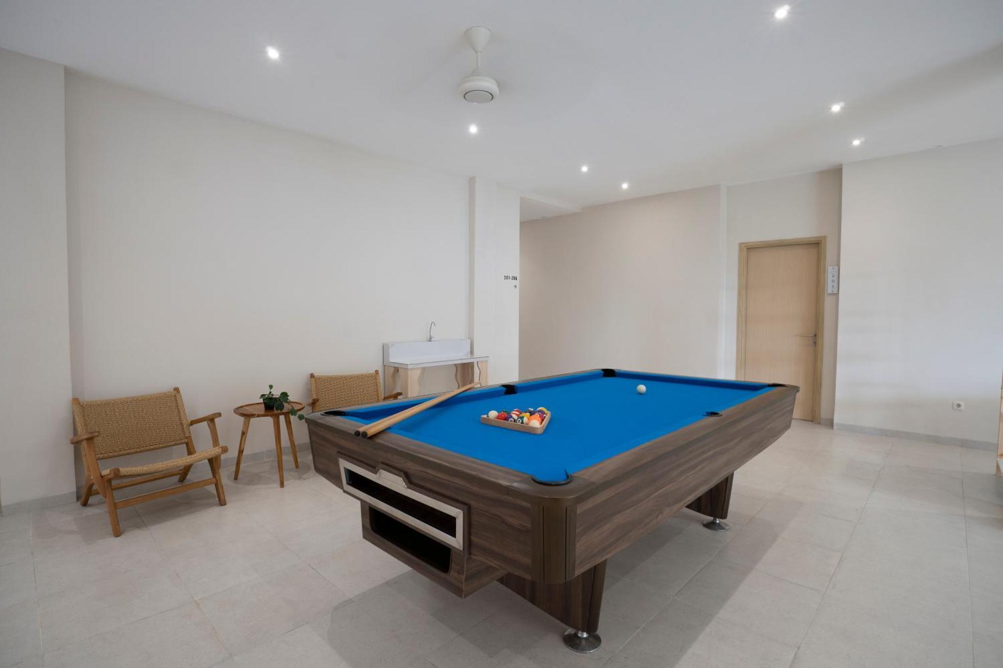 Bali Bustle Sunset Coliving And Coworking Space Legian  Ngoại thất bức ảnh