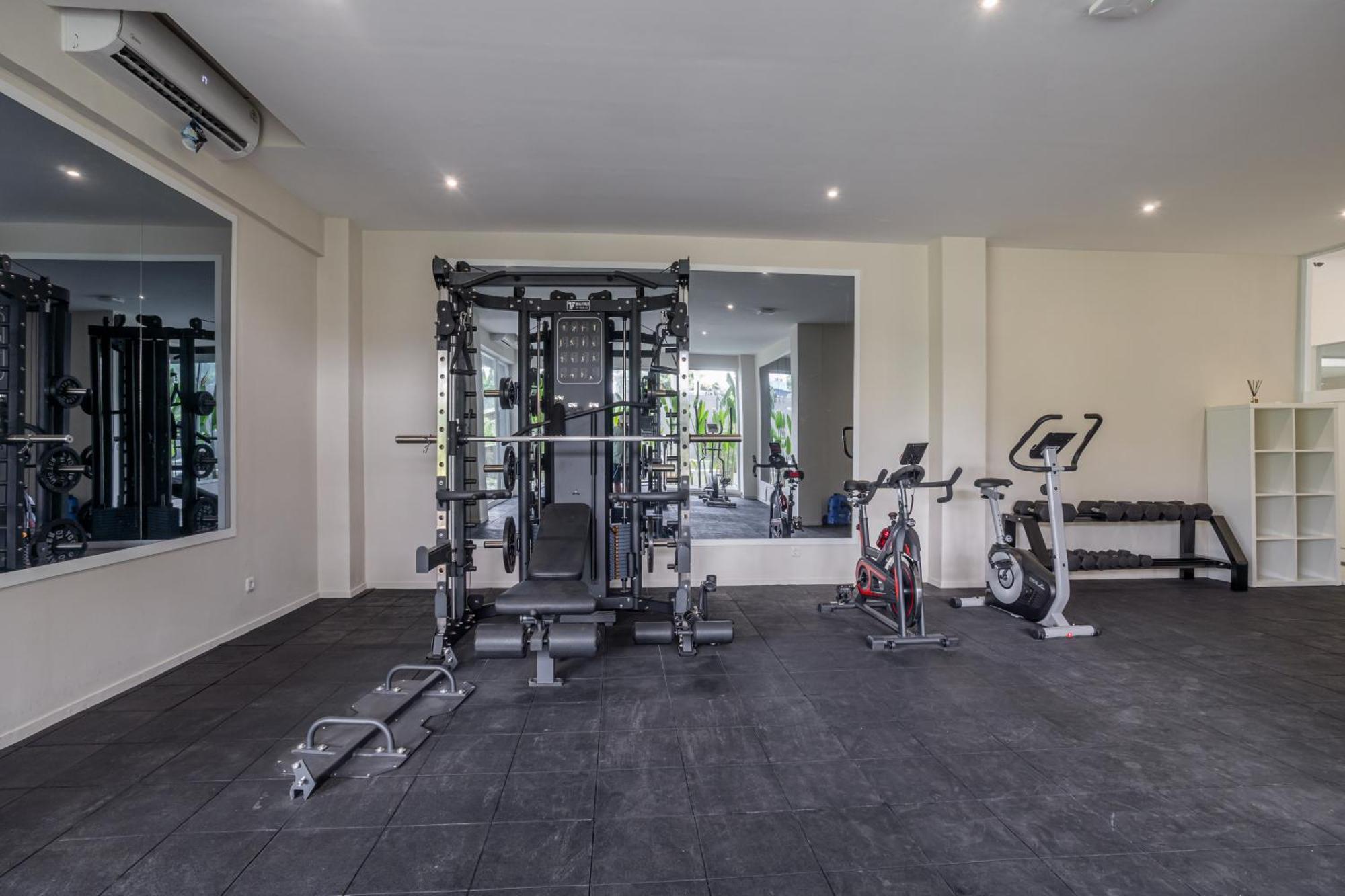 Bali Bustle Sunset Coliving And Coworking Space Legian  Ngoại thất bức ảnh